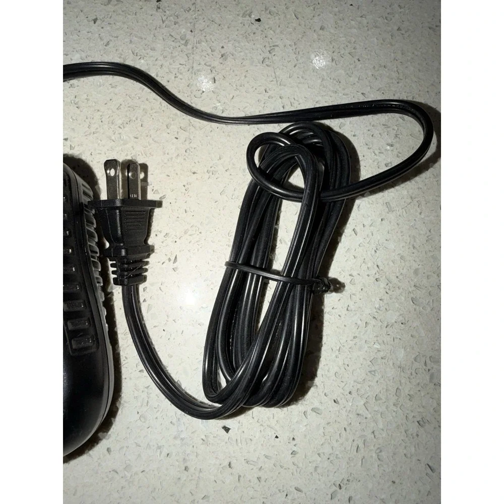 DEWALT DCB112 Battery Charger‎ - Black